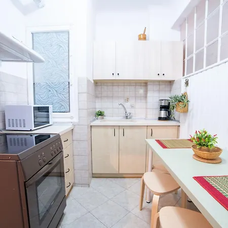 F & B Collection - Flat For 4 *