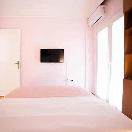 Apartment F & B Collection - Flat For 4