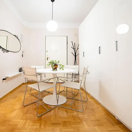 Apartment F & B Collection - Flat For 4 *